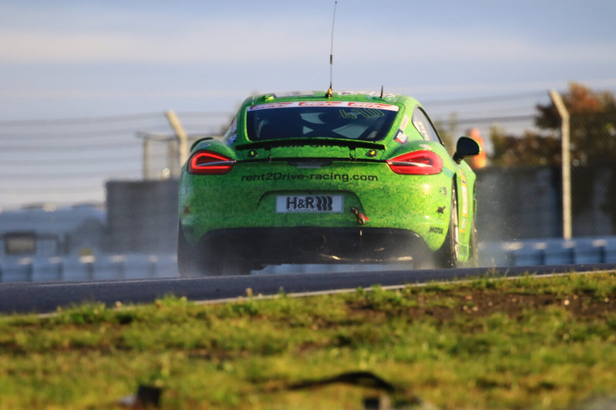 Mehr über den Artikel erfahren rent2Drive-racing erlebt Wochenende zum Vergessen