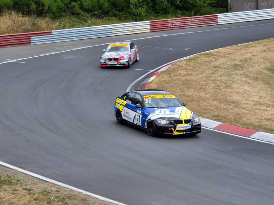 Du betrachtest gerade Doppelter Podiumserfolg für rent2Drive-MEHRTEC-racing bei der Westfalen Trophy